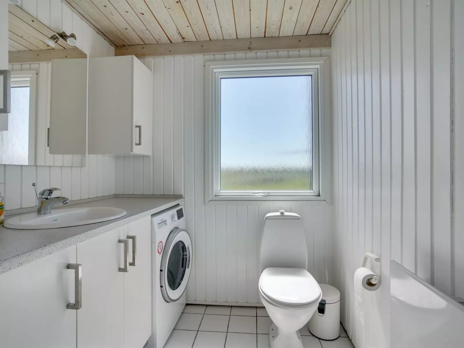 "Hermund" - 110m from the sea-Binnen