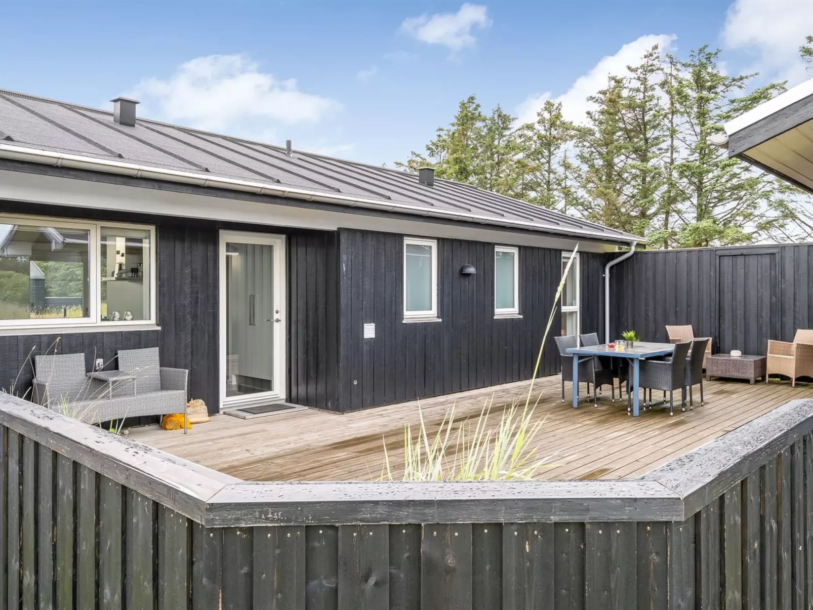 "Meino" - 1.4km from the sea-Buiten