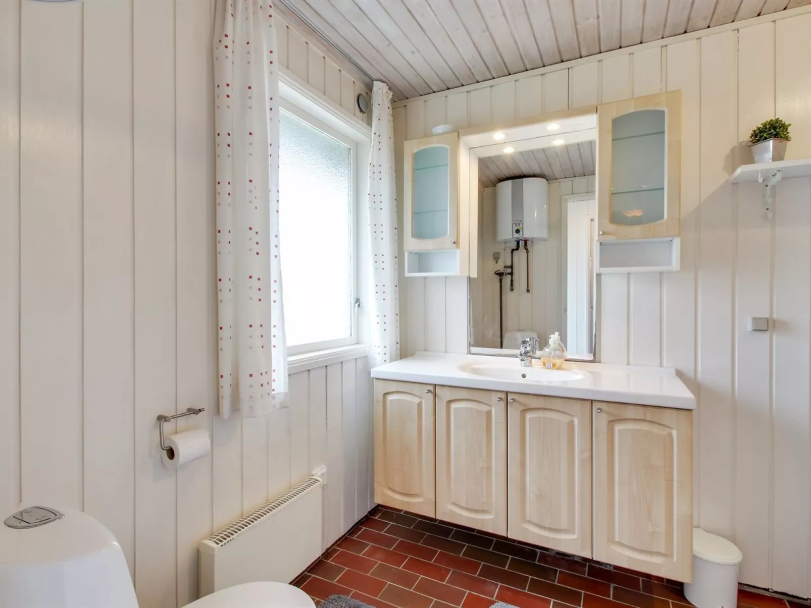 "Aase" -  from the sea-Binnen