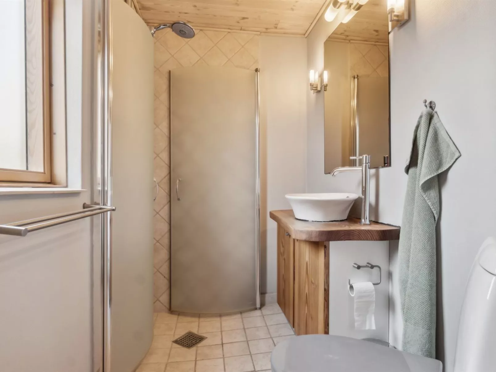 "Gertina" - 40m to the fjord-Binnen