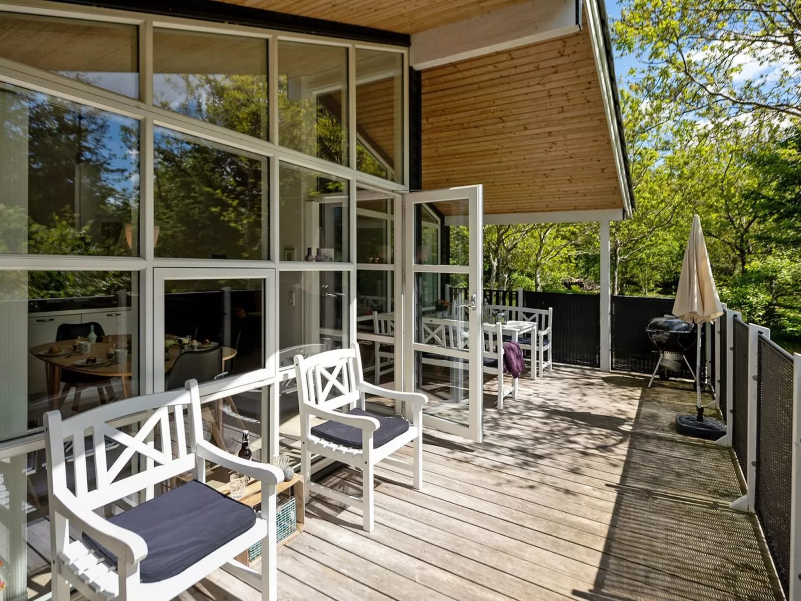 "Elena" - 800m to the fjord-Buiten