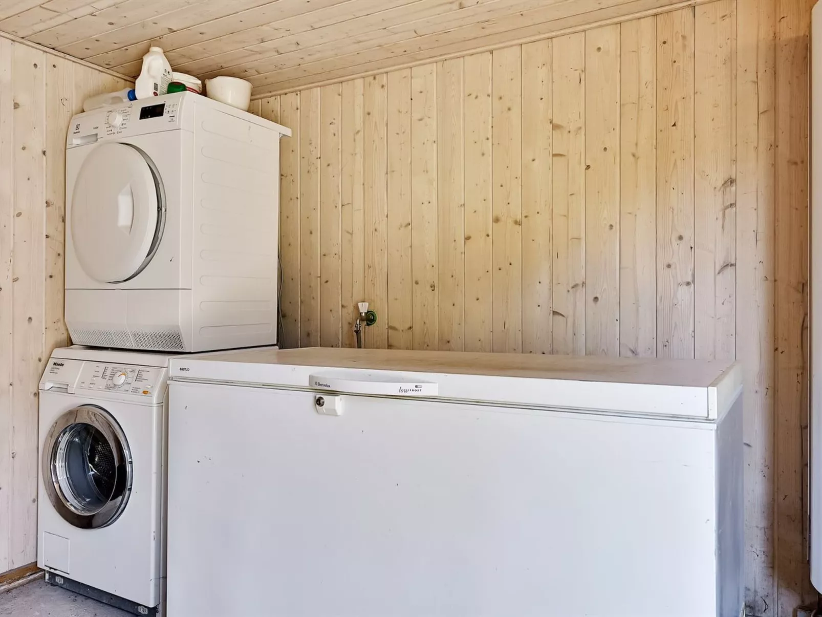 "Tore" - 200m from the sea-Binnen