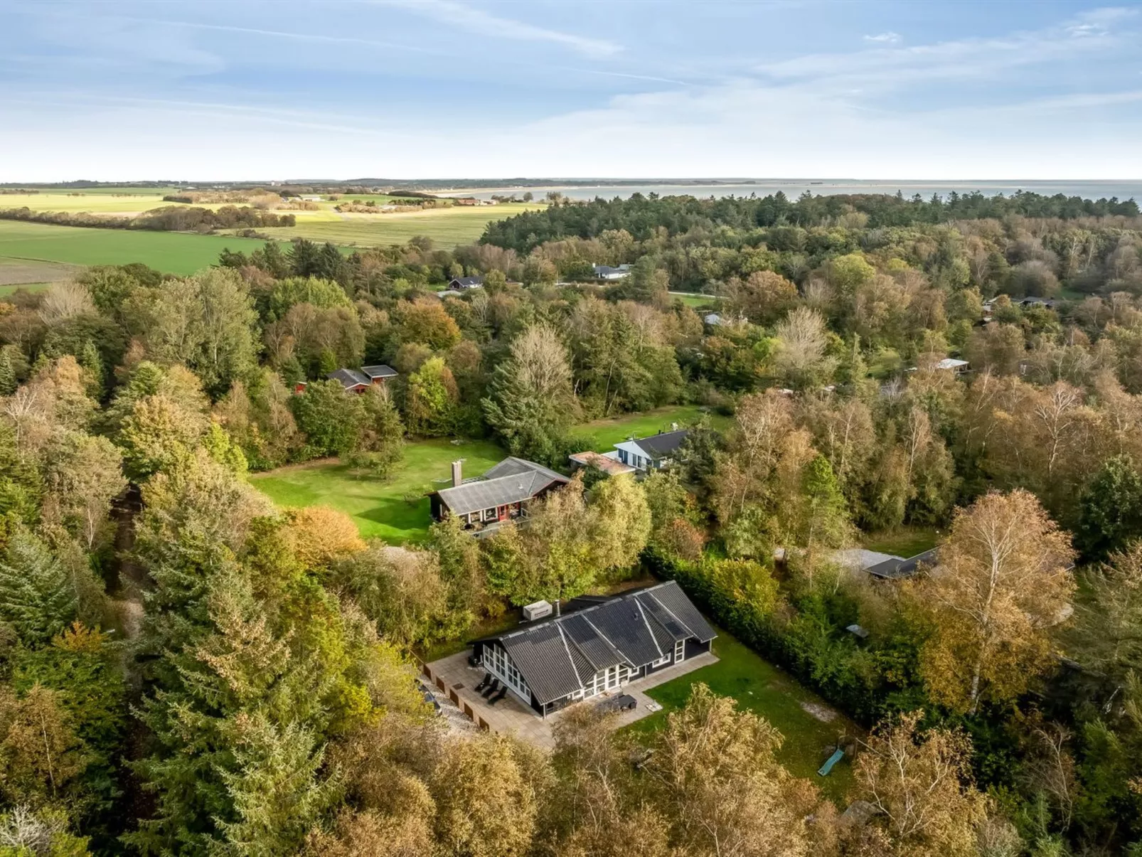 "Eisa" - 300m to the fjord-Buiten