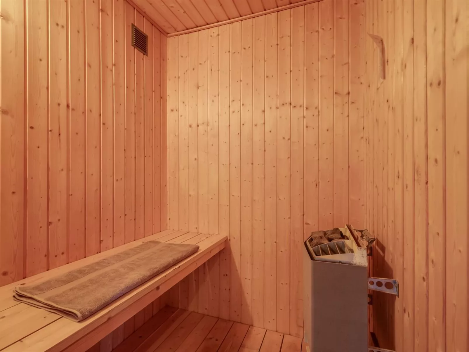 "Jula" - 800m from the sea-Binnen