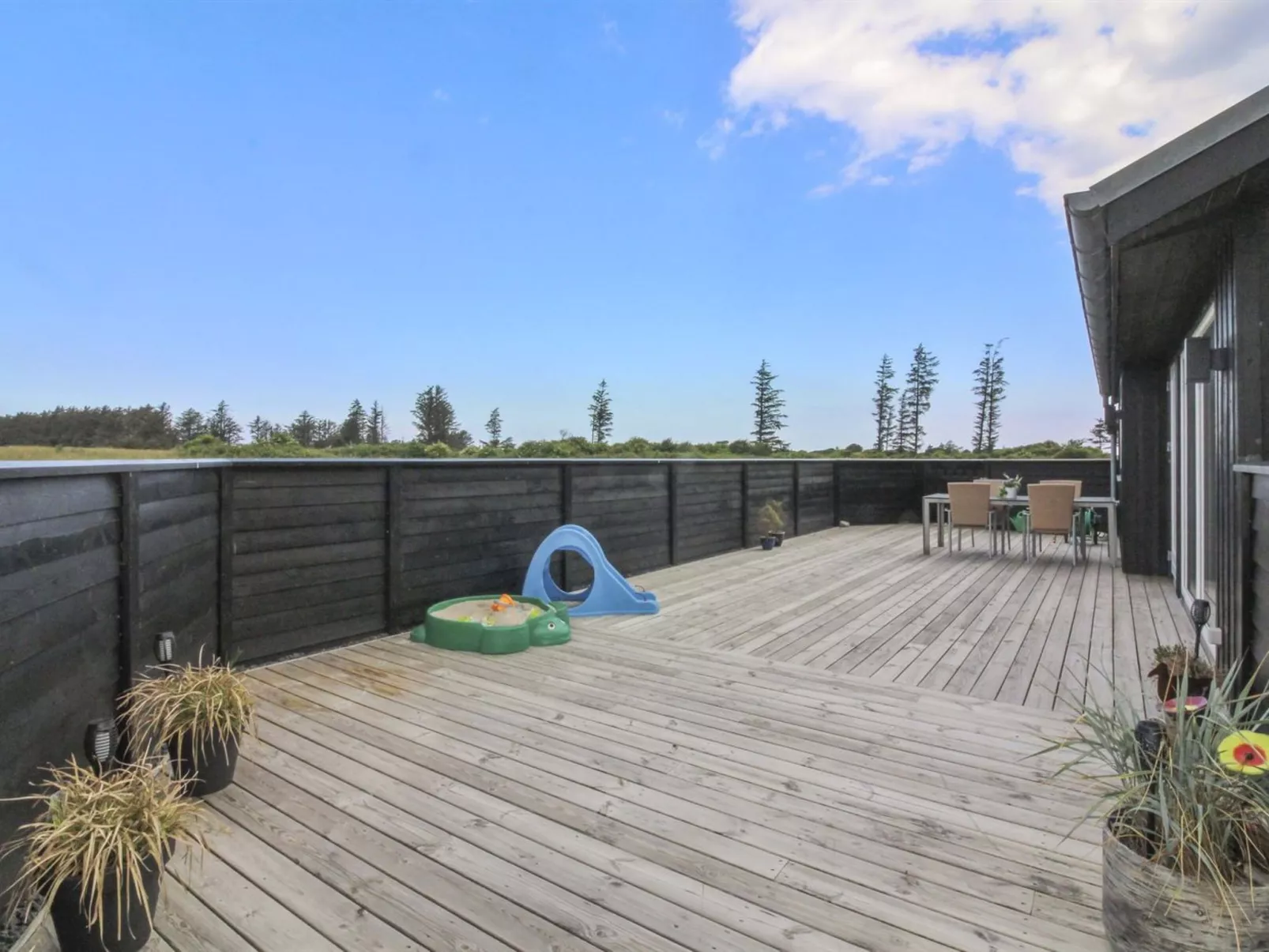 "Minna" - 975m from the sea-Buiten