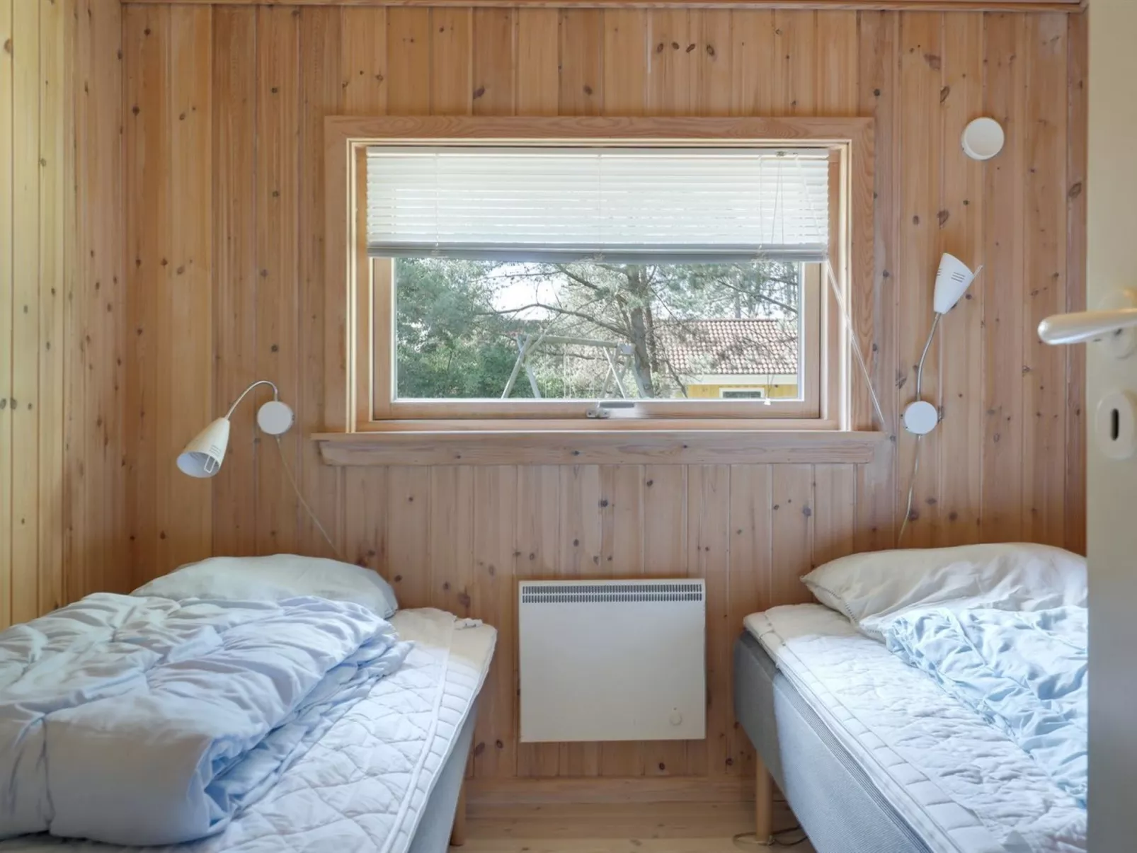 "Ailen" - 500m from the sea-Binnen