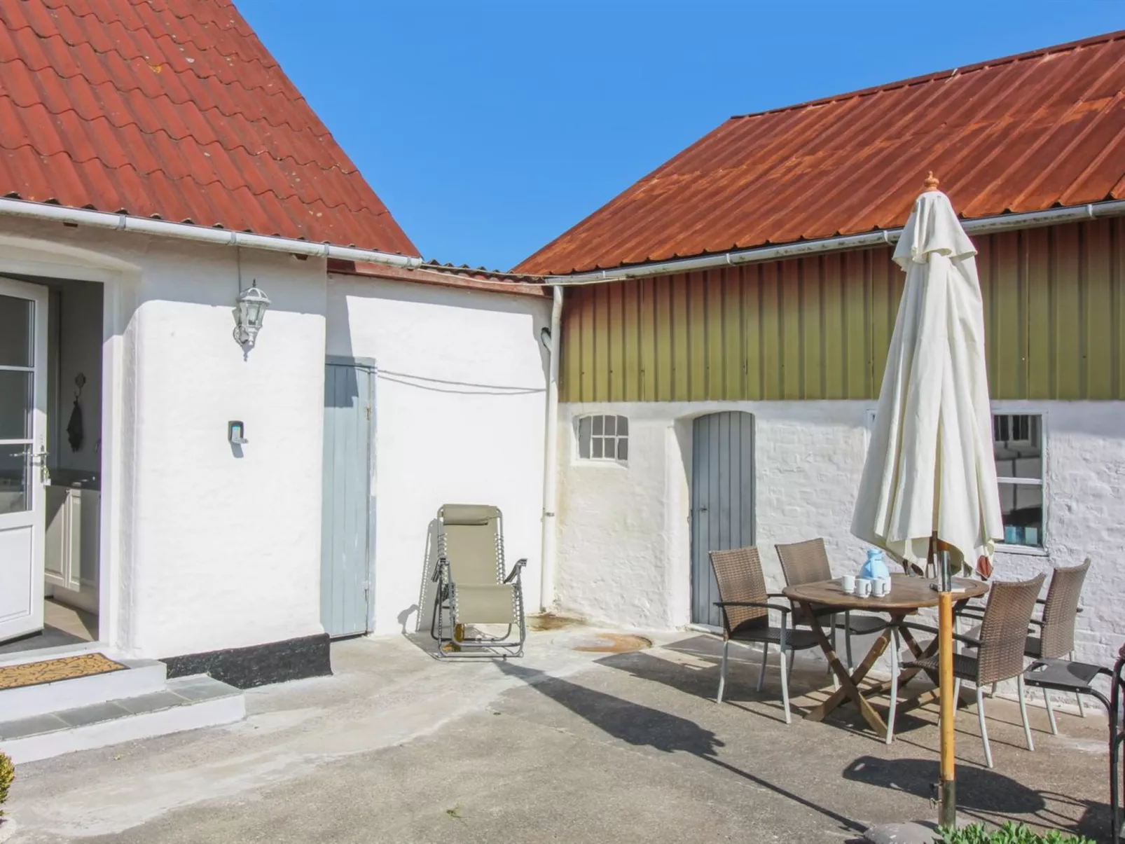 "Fraþulf" - 6km from the sea-Buiten