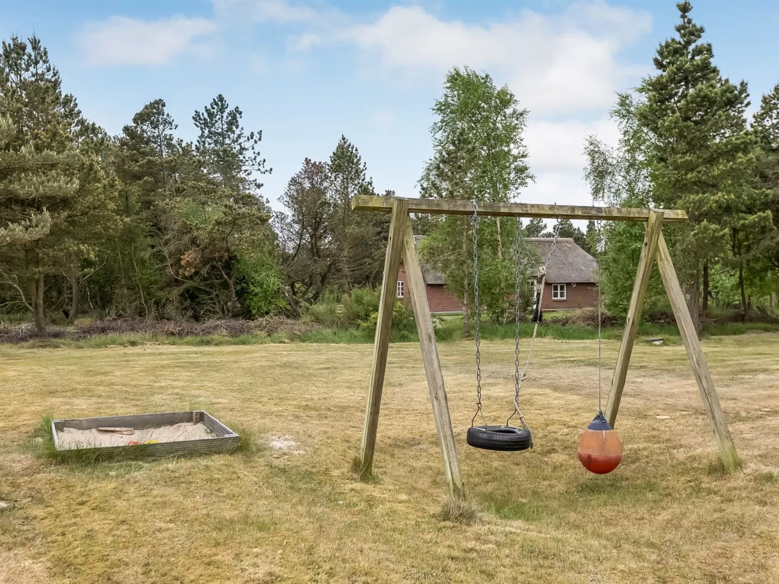 "Thythkil" - 3km from the sea-Buiten