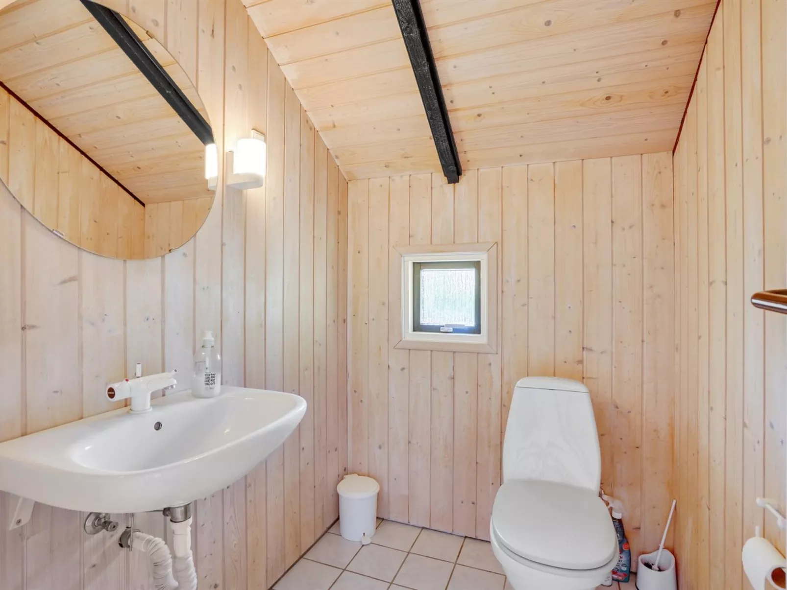 "Annelore" - 400m from the sea-Binnen