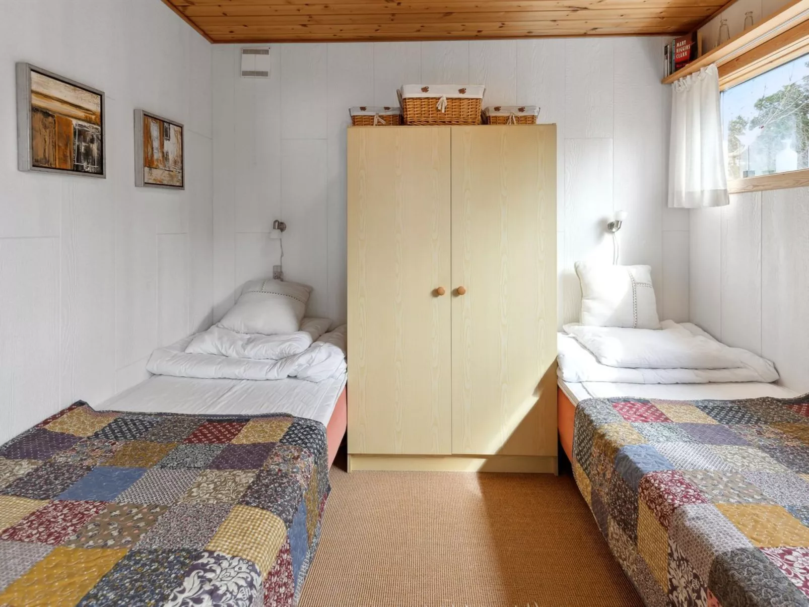 "Bondi" - 150m from the sea-Binnen