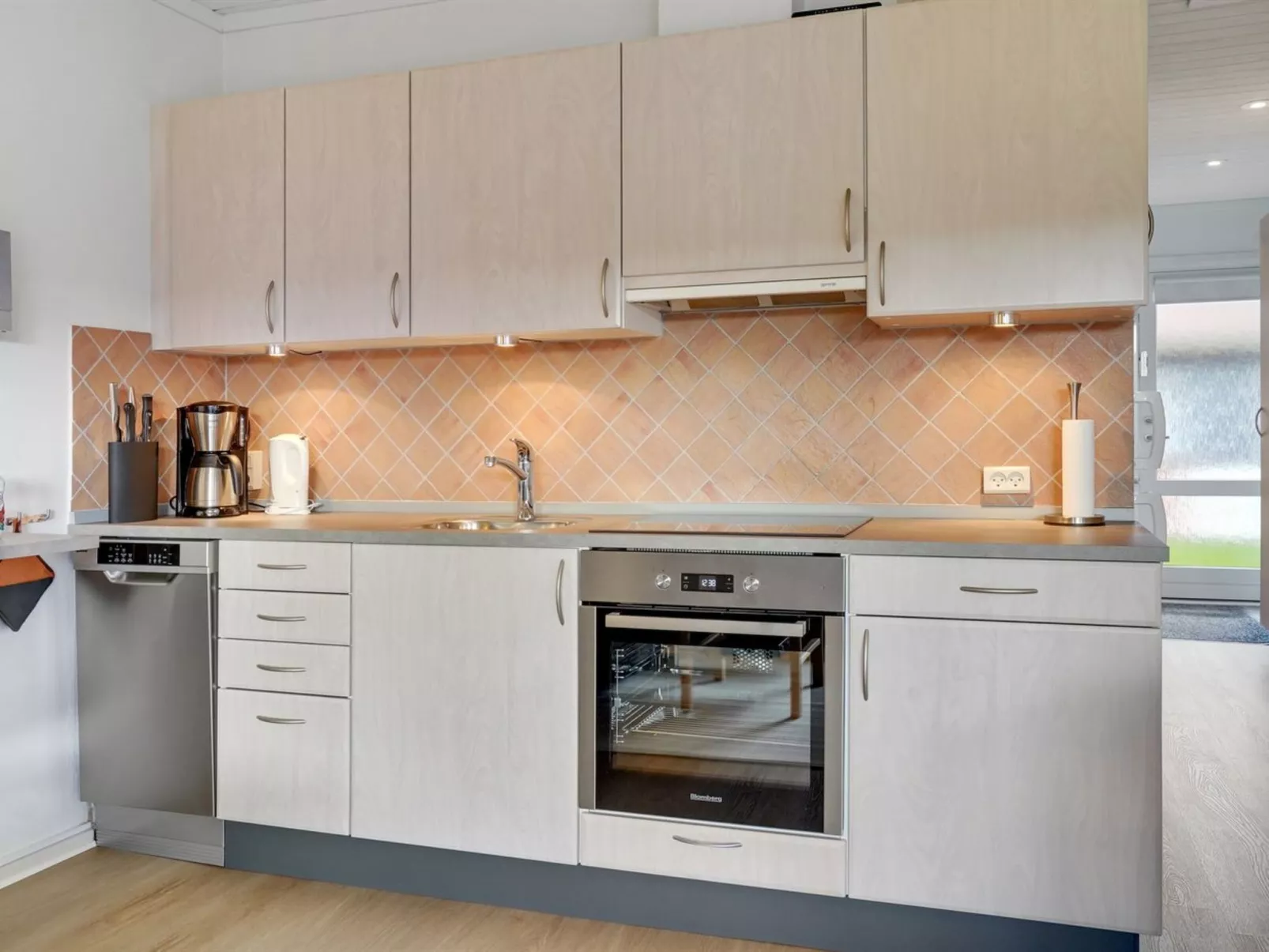 "Elevus" - 10m from the sea-Binnen