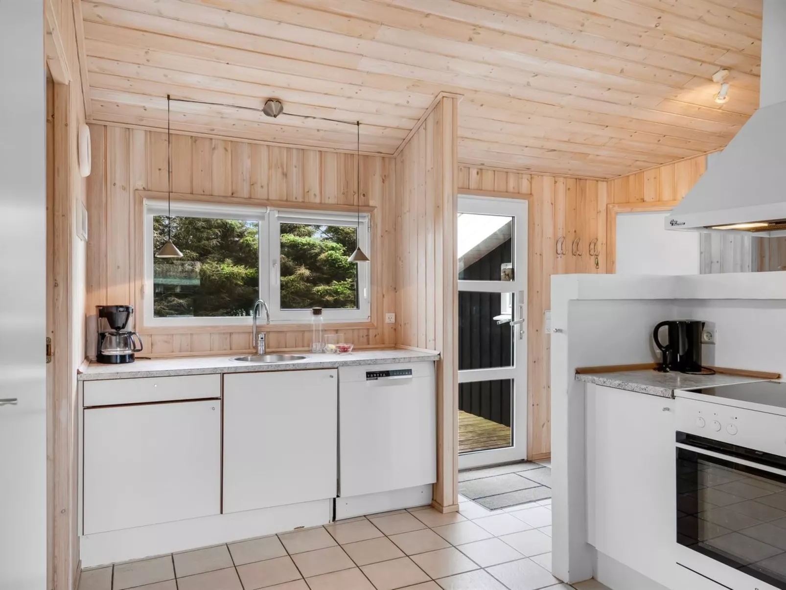 "Ellen" - 289m from the sea-Binnen