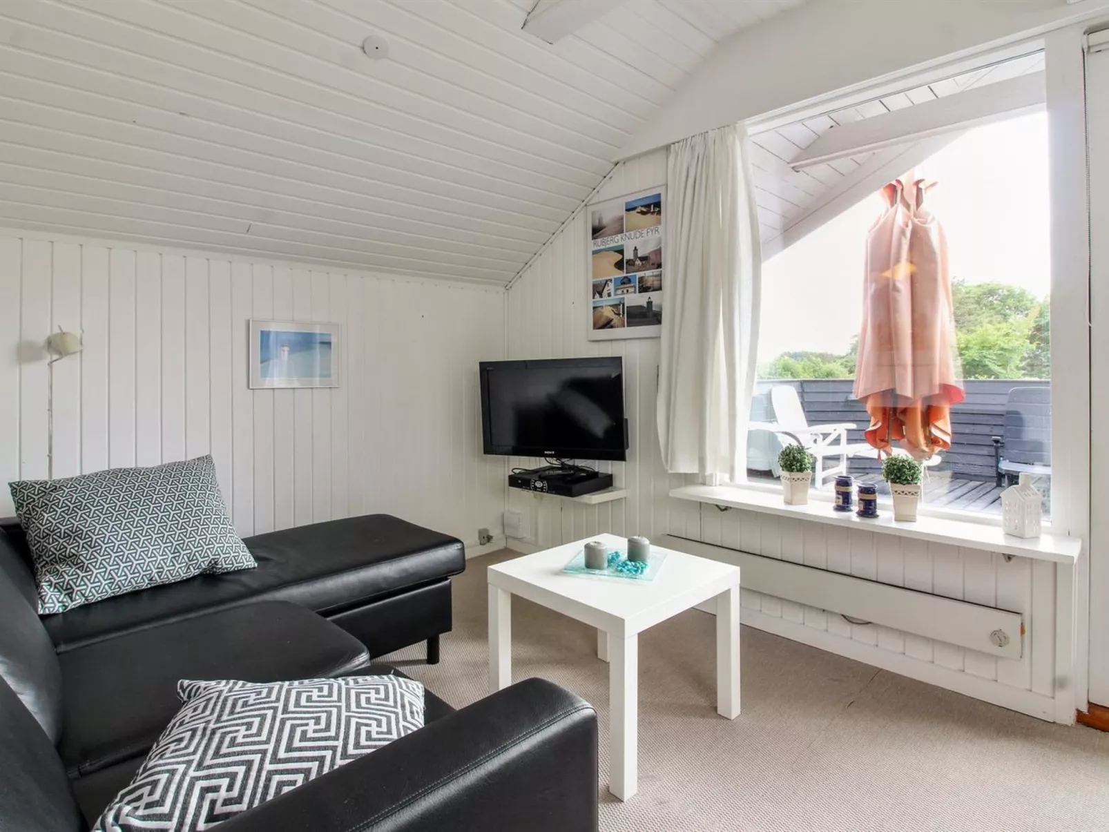 "Halli" - 700m from the sea-Binnen