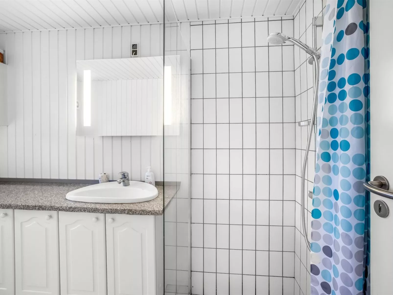 "Lilo" - 1km from the sea-Binnen