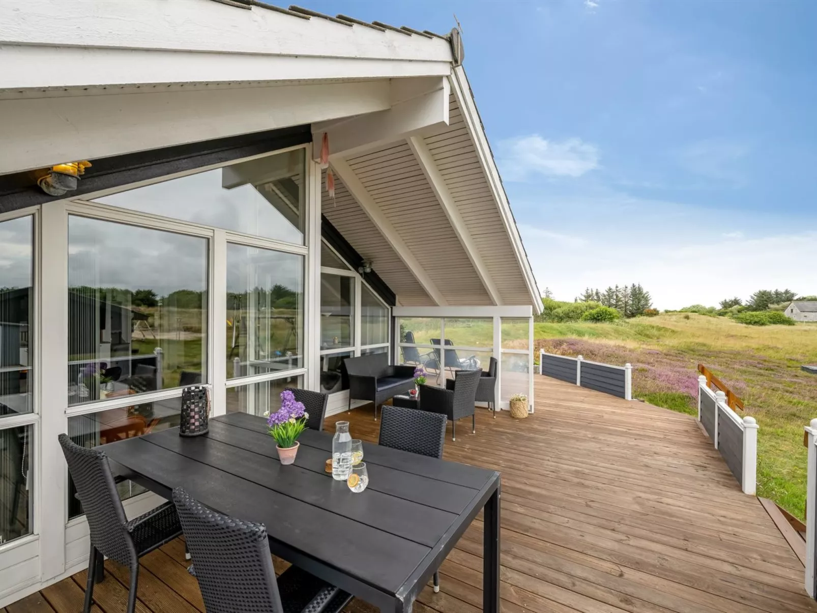 "Cyrill" - 250m to the fjord-Buiten