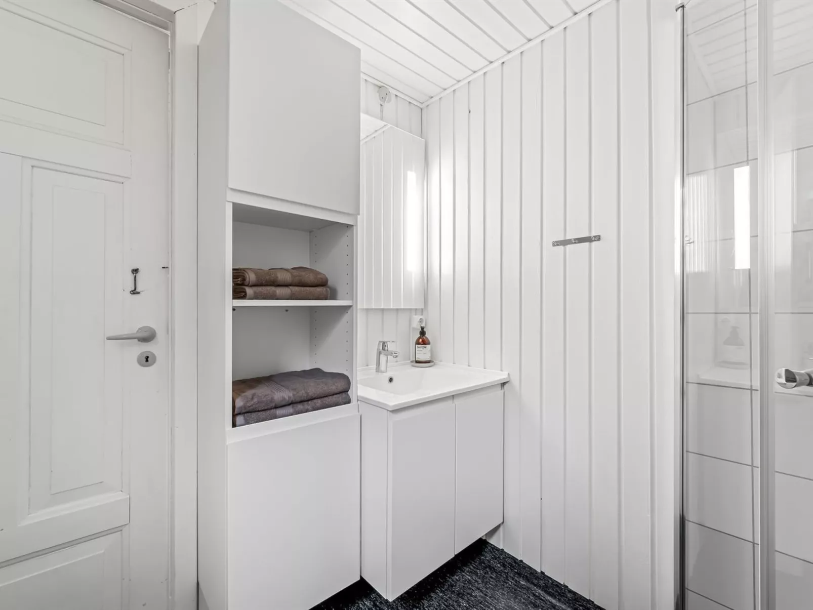 "Glady" - 500m from the sea-Binnen