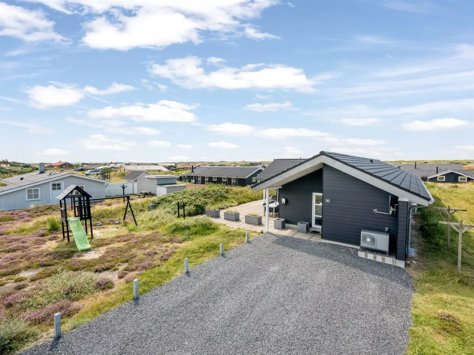 "Ennie" -  from the sea-Buiten