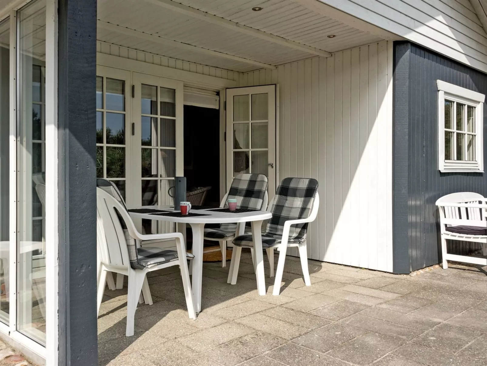 "Dines" - 1km from the sea-Buiten