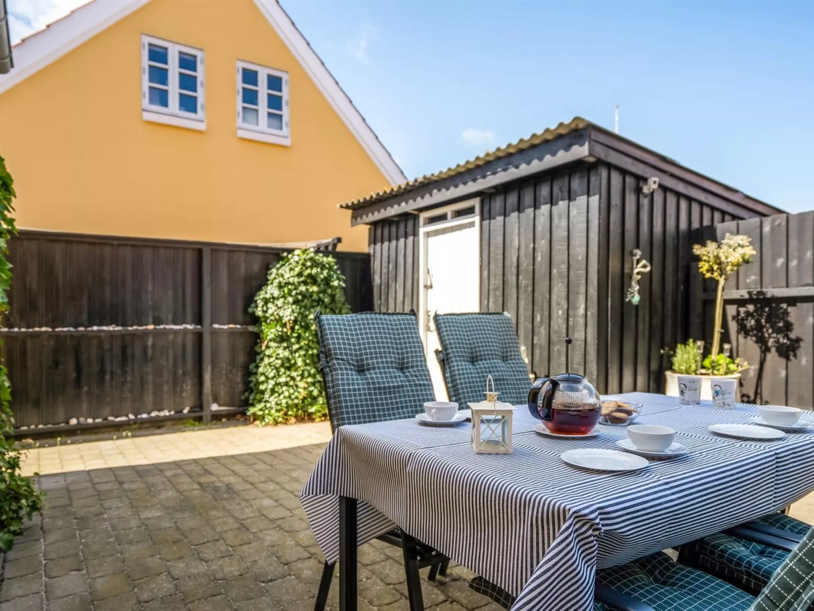 "Fria" - 500m from the sea-Buiten