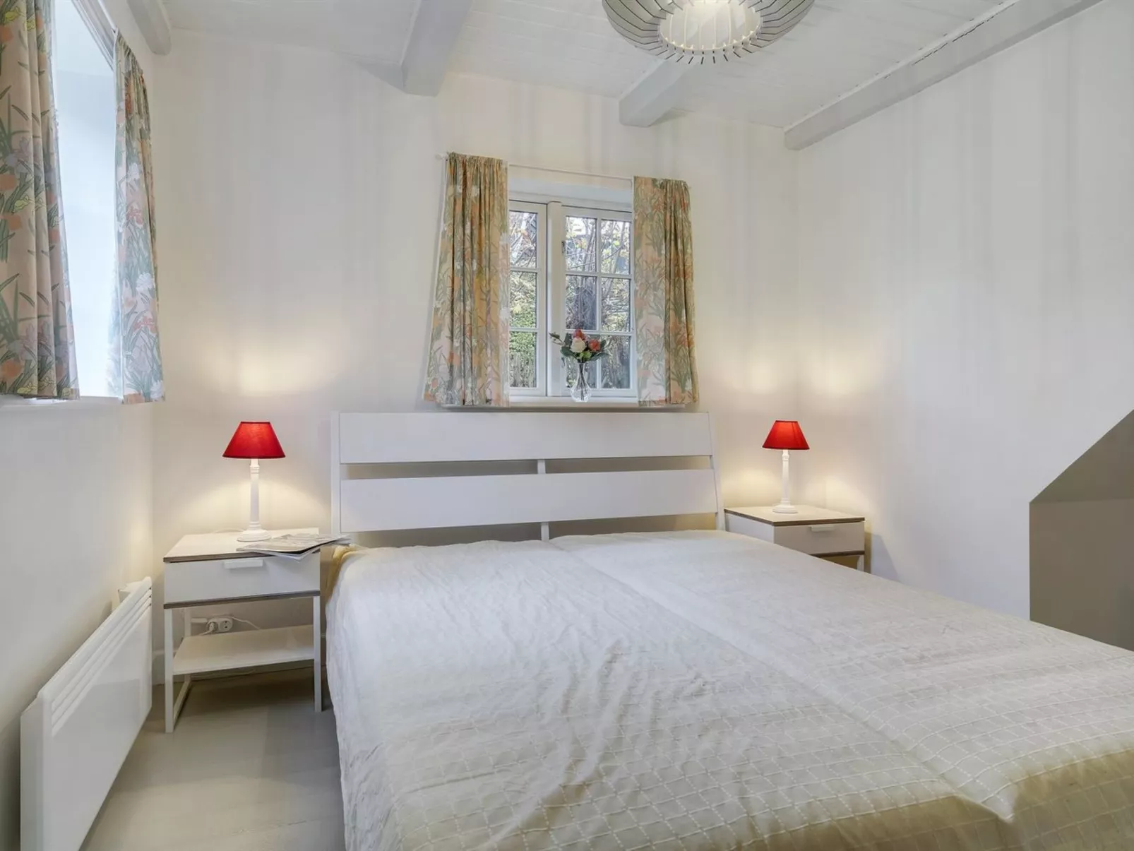 "Tabetha" - 25m from the sea-Binnen