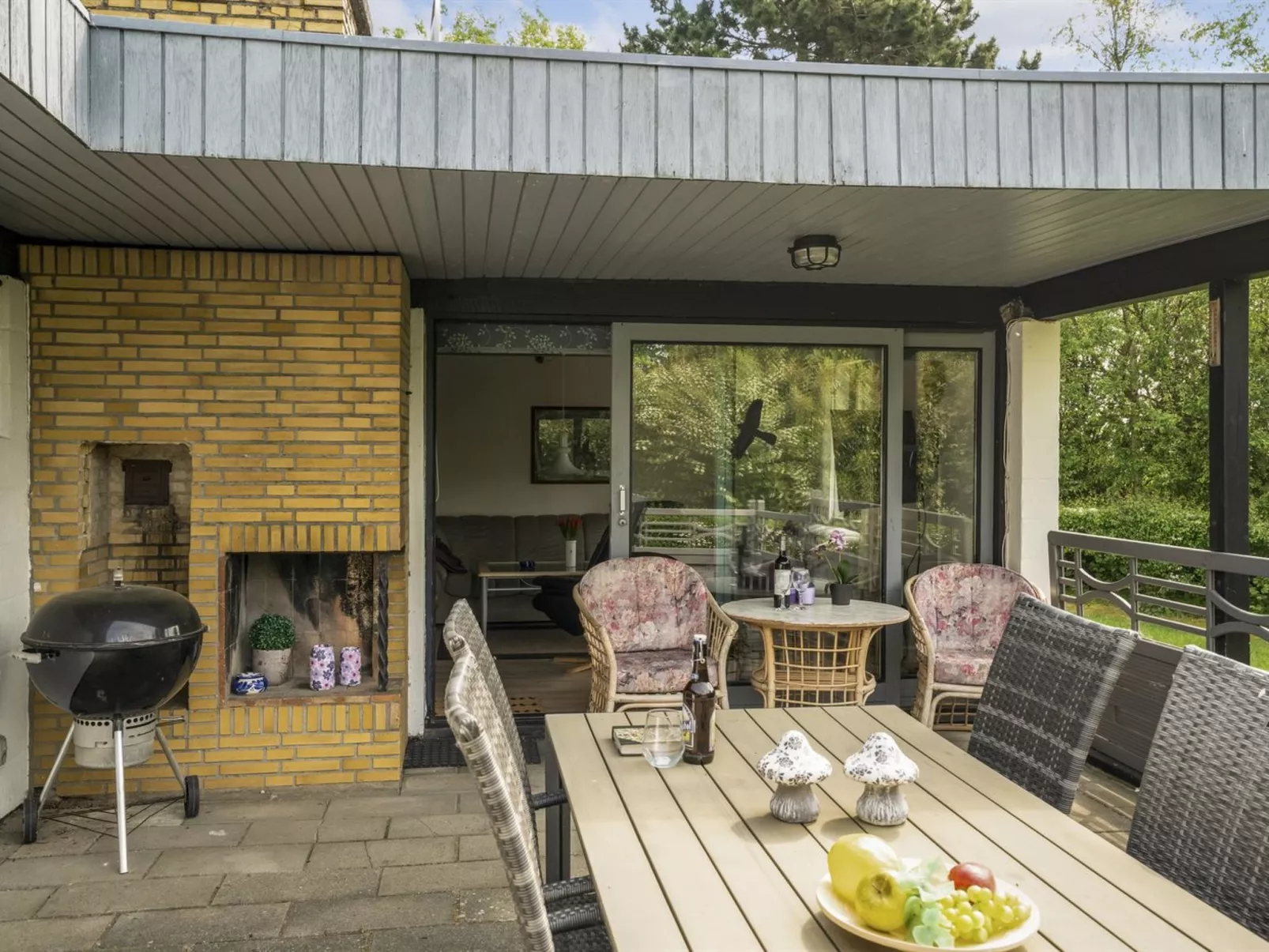 "Yak" - 350m from the sea-Buiten