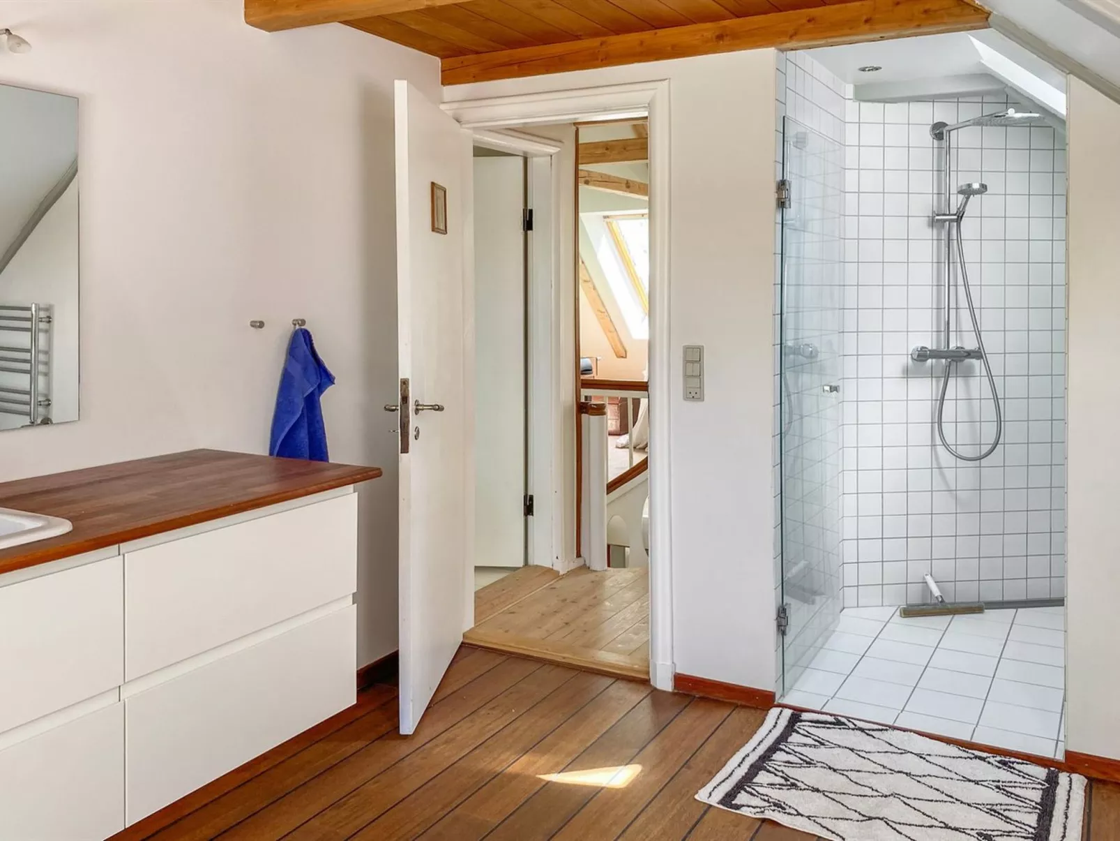 "Nella" - 1.2km from the sea-Binnen