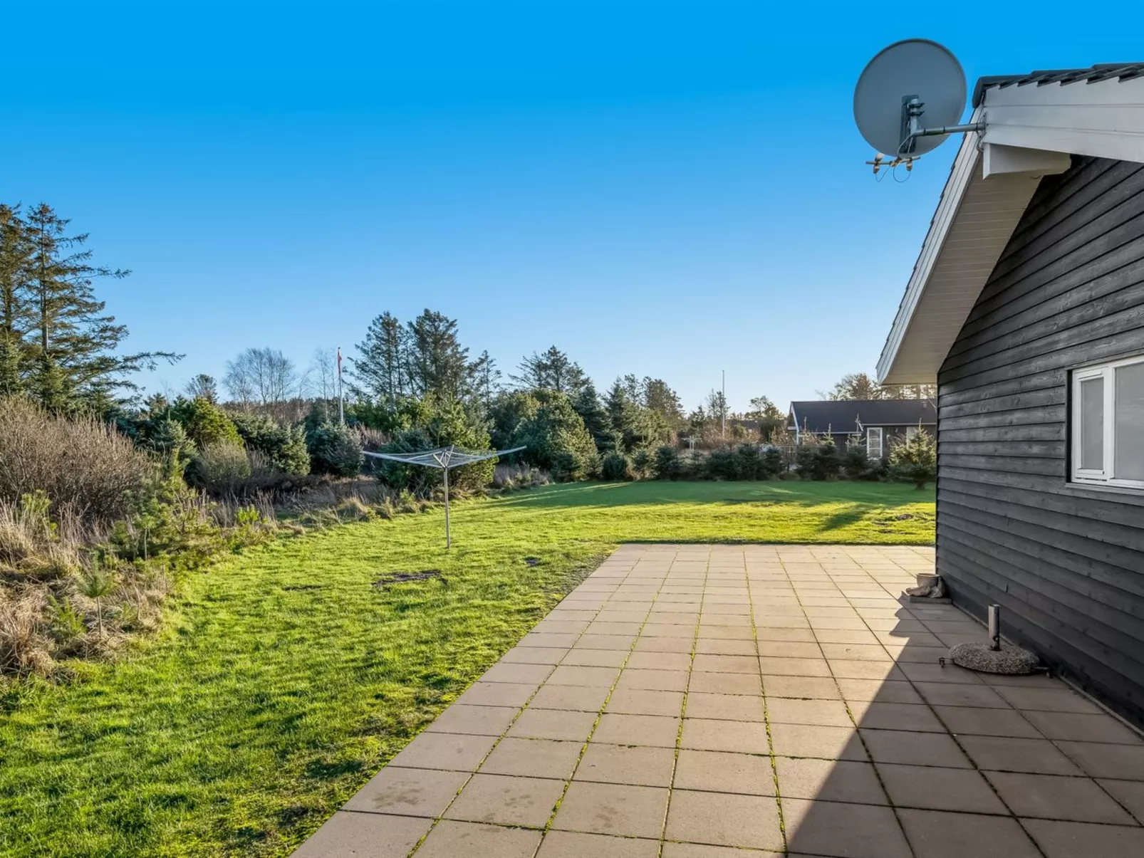 "Oskarvine" - 900m from the sea - Buiten