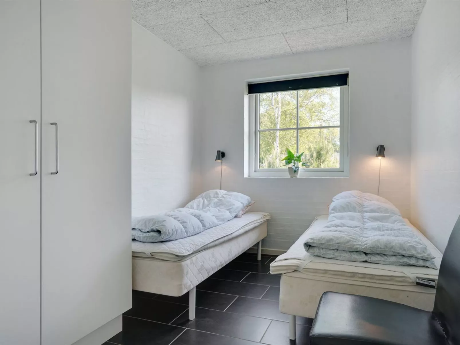 "Aimy" - 350m from the sea-Binnen