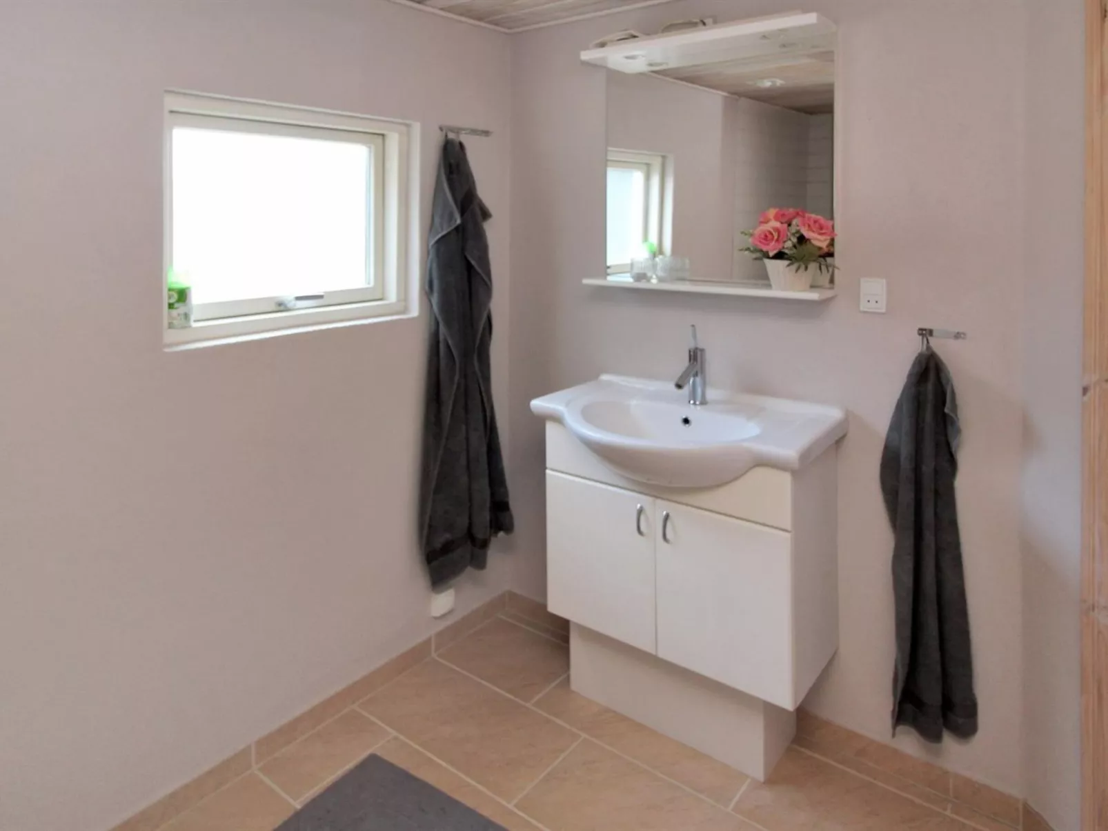 "Micaela" - 650m from the sea-Binnen