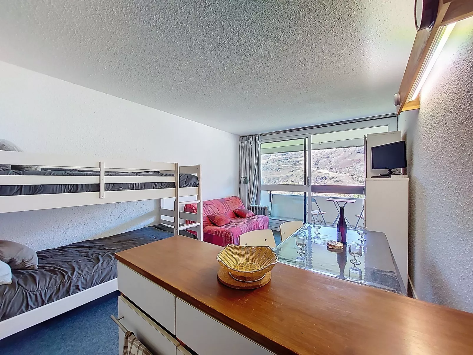 Brelin Evons R05-Binnen