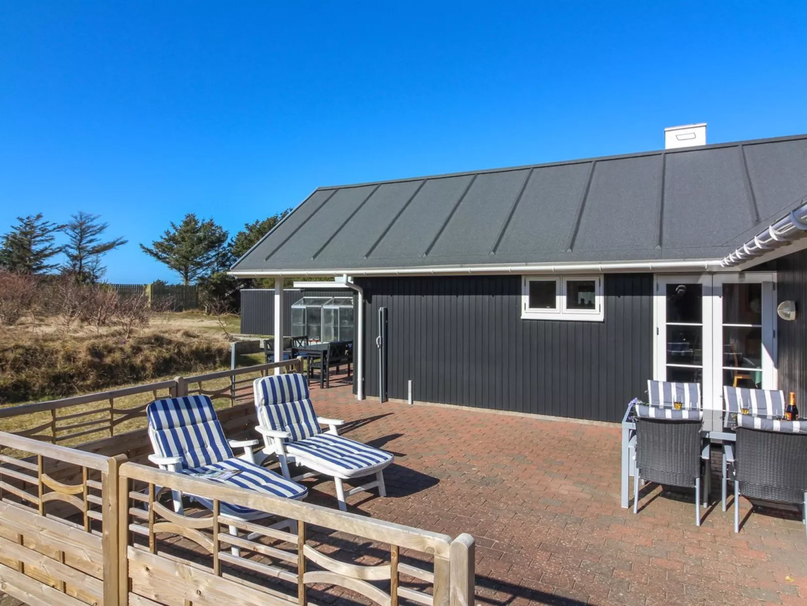 "Tilda" - 275m from the sea-Buiten