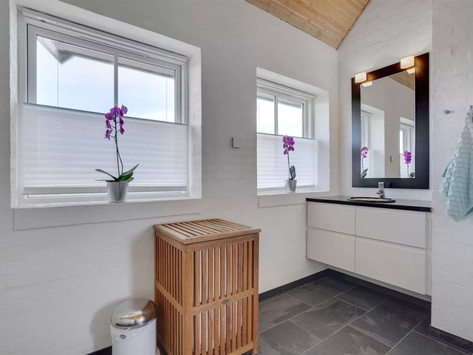 "Galin" - 200m from the sea-Binnen