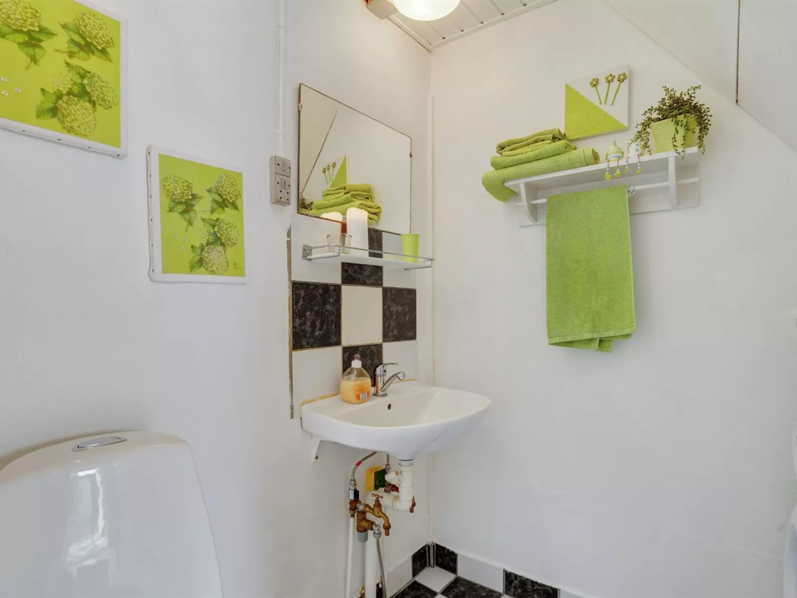 "Nevis" - 1.5km from the sea-Binnen