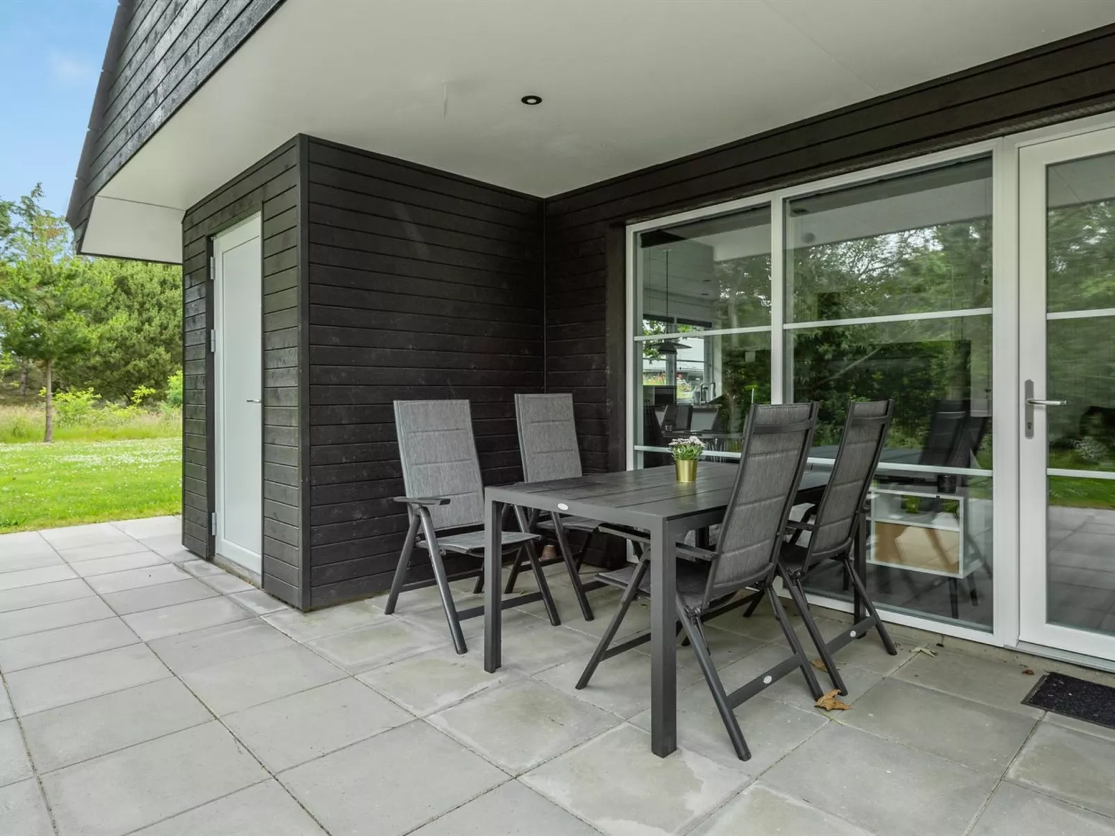 "Øn" -  from the sea-Buiten