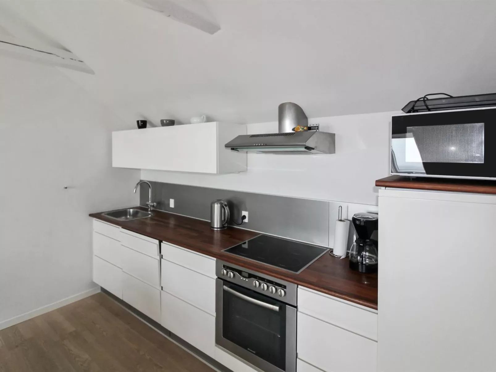 "Hertha" - 500m from the sea-Binnen