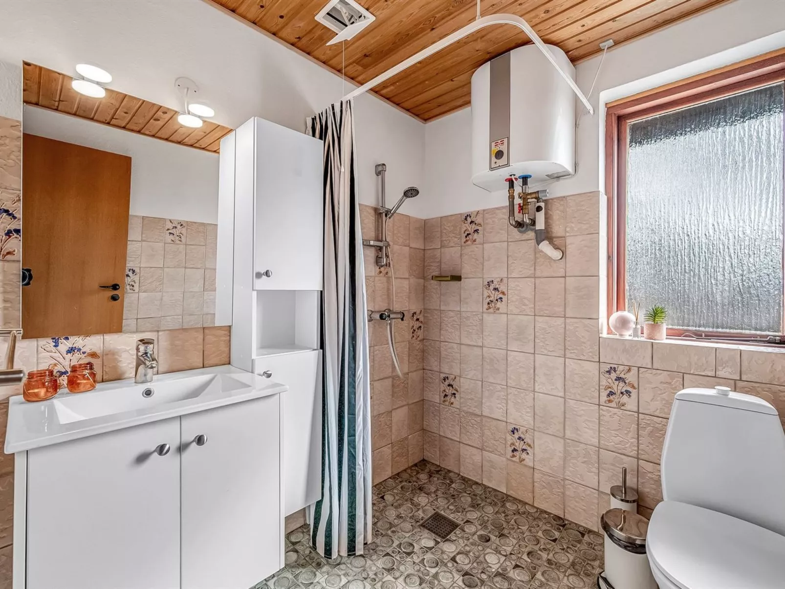 "Gundis" - 500m to the fjord-Binnen