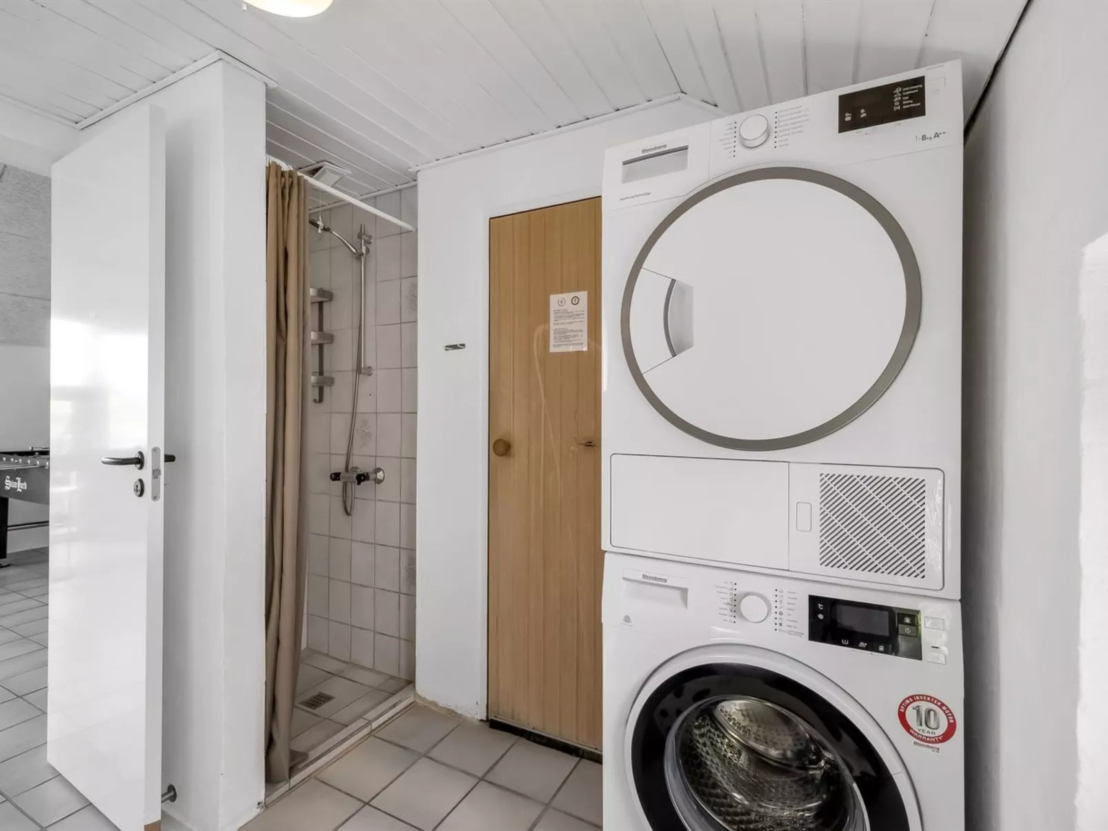 "Sylvi" - 1.7km from the sea-Binnen