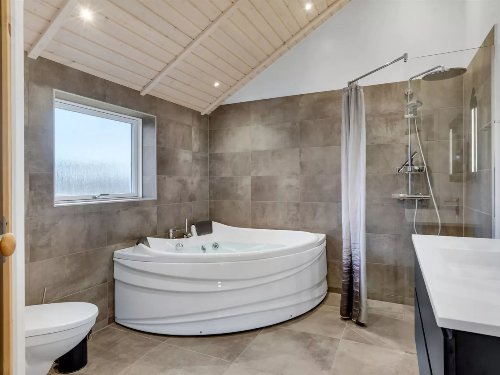 "Ano" - 950m from the sea-Binnen