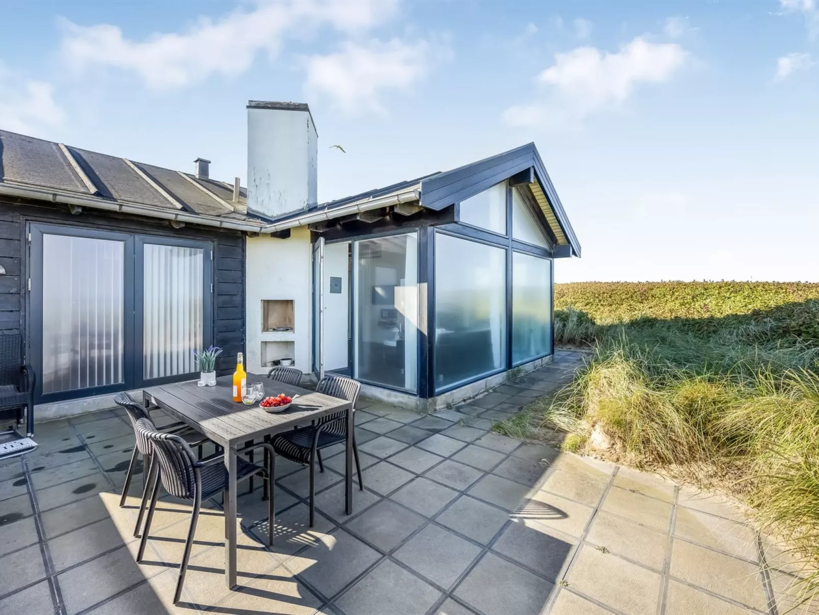 "Antonie" - 95m from the sea-Buiten