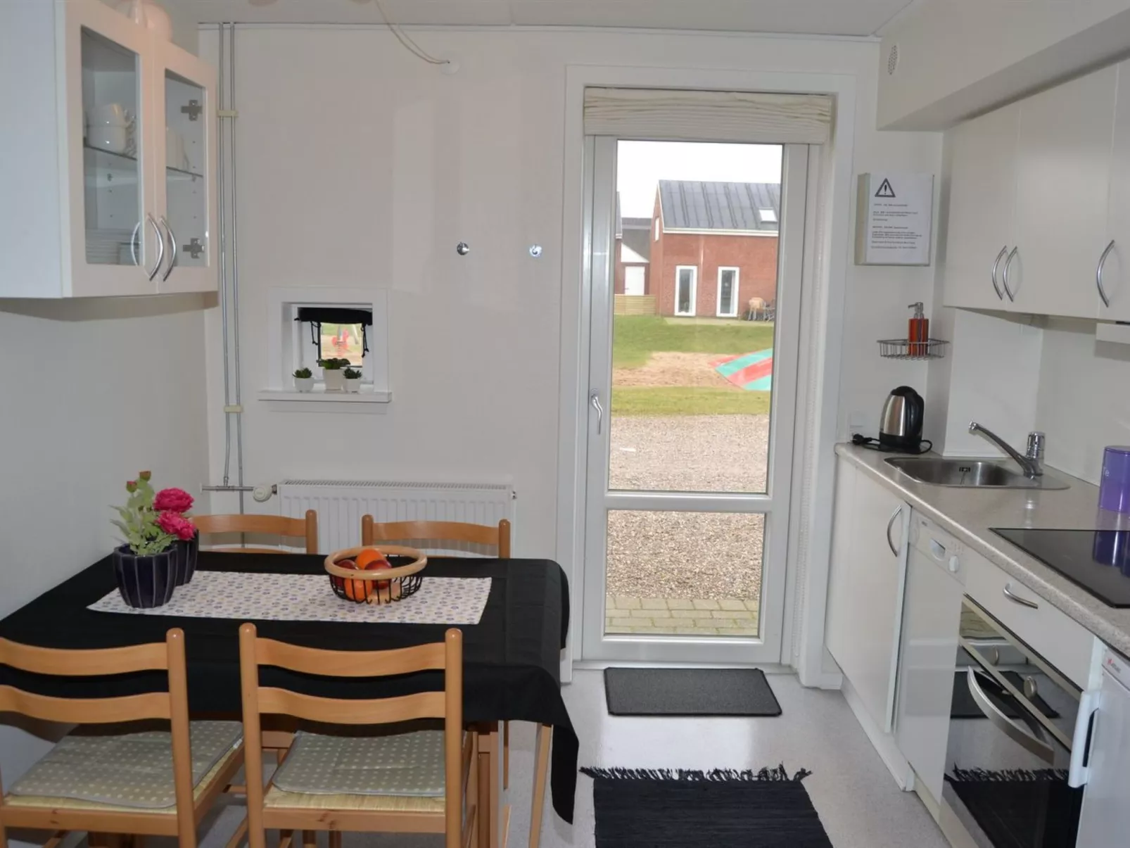 "Svava" - 2.3km from the sea - Binnen