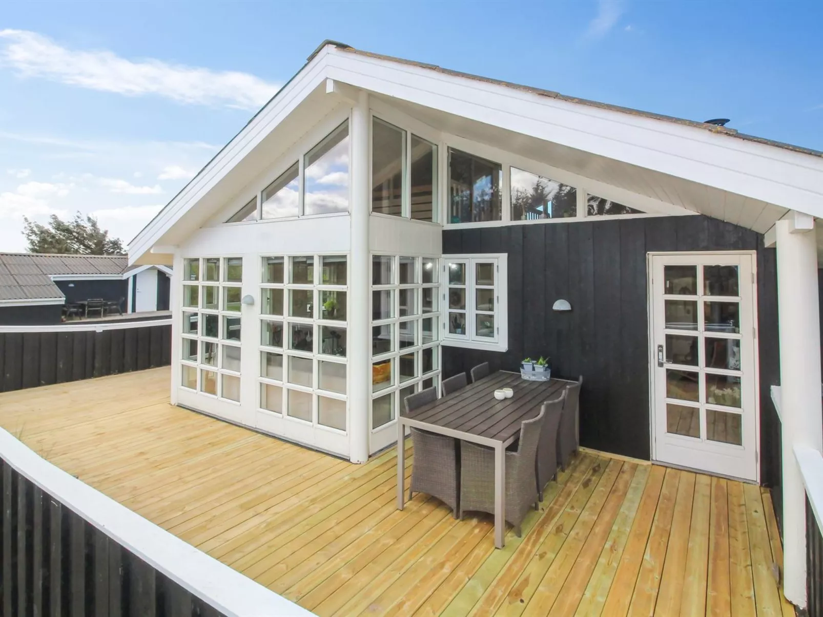 "Bjari" - 850m from the sea-Buiten