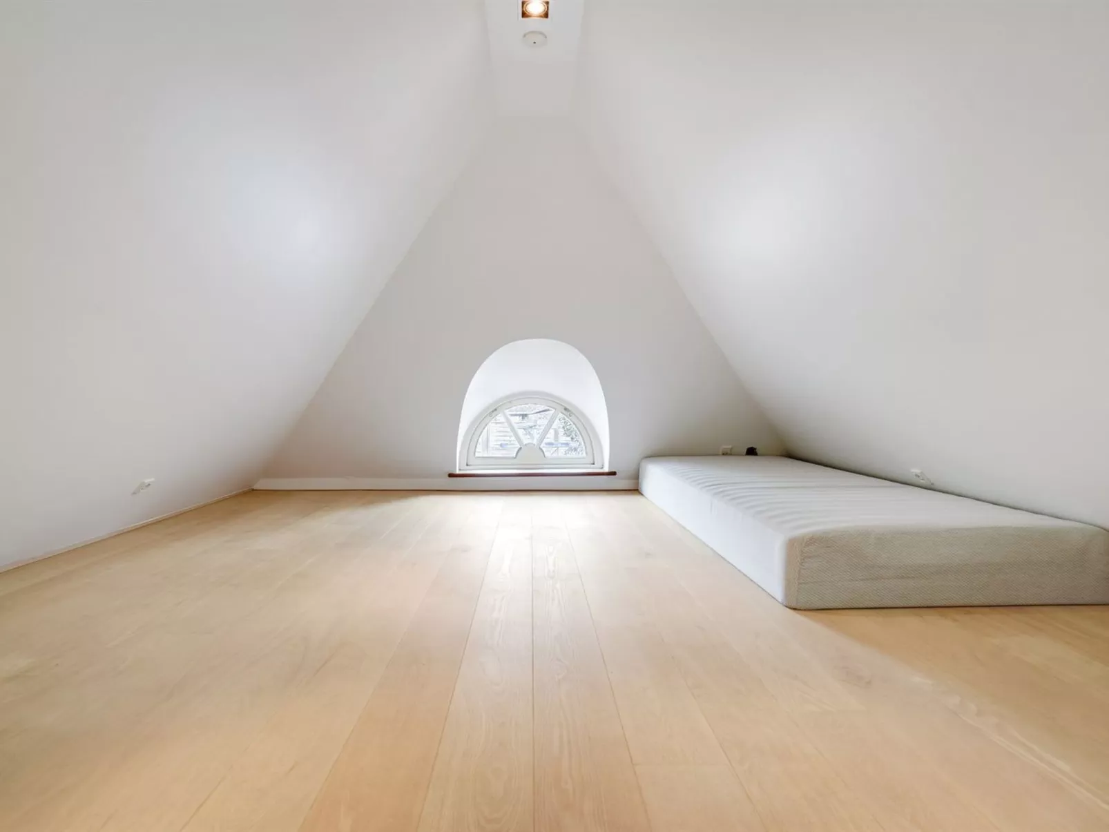 "Faik" - 650m from the sea-Binnen