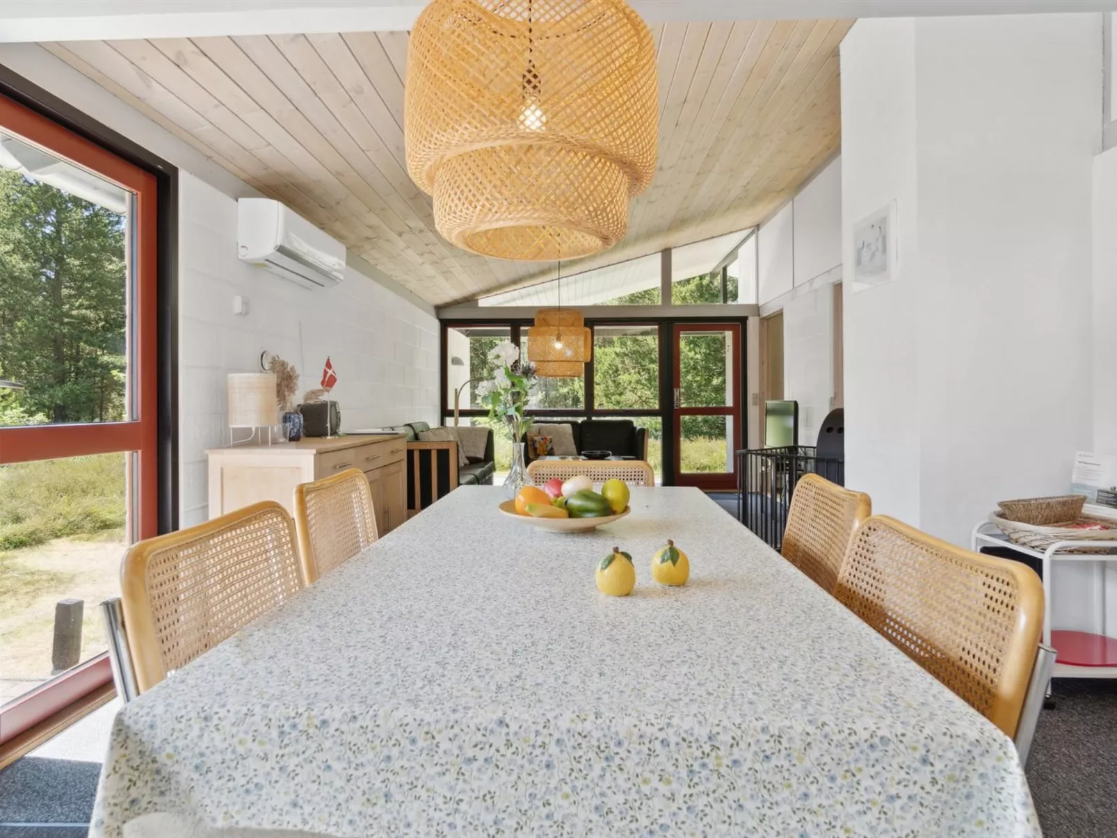 "Nila" - 750m from the sea-Binnen