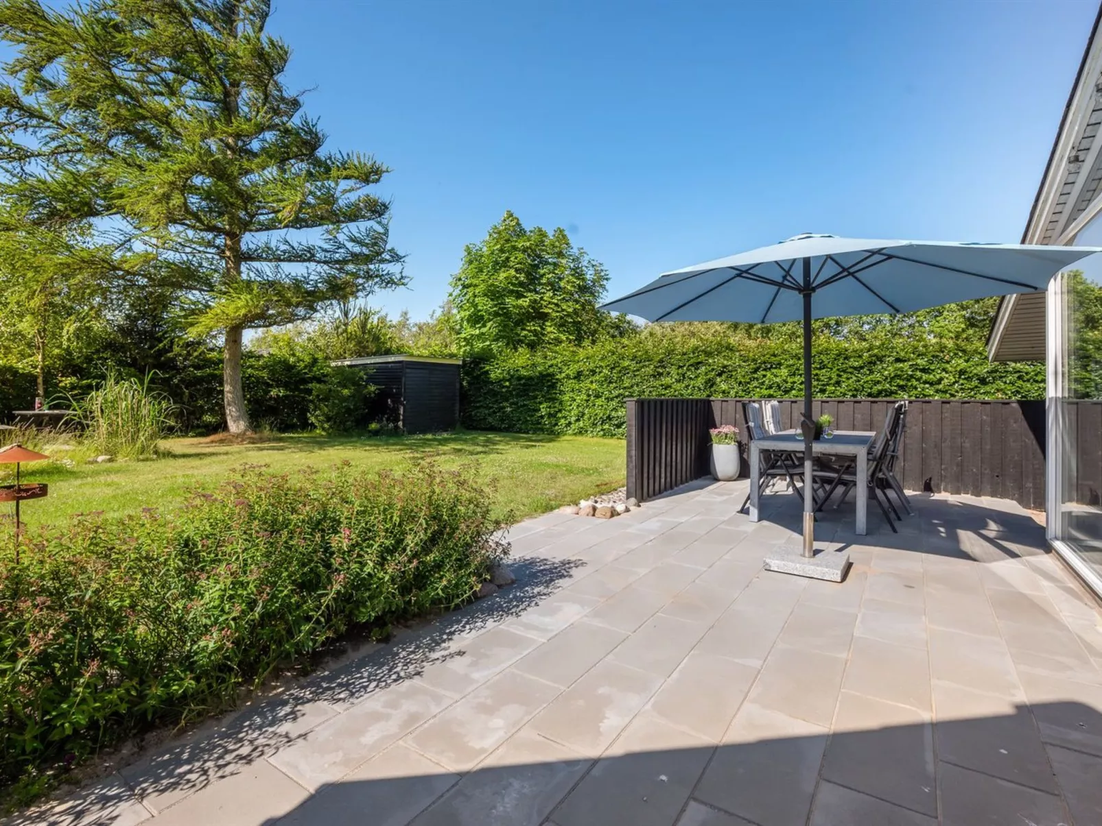 "Raisa" - 200m to the fjord-Buiten