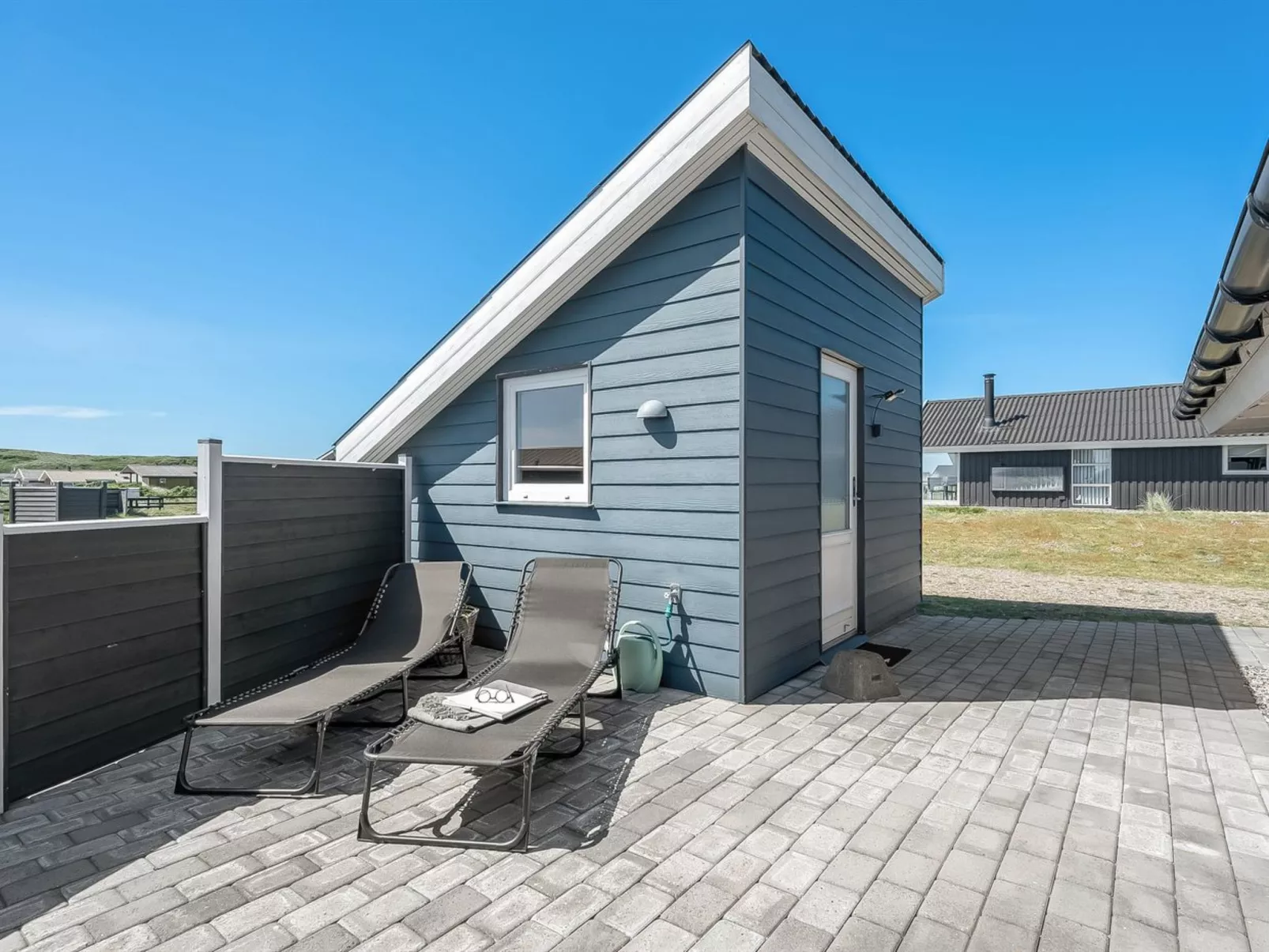 "Henning" -  from the sea-Buiten