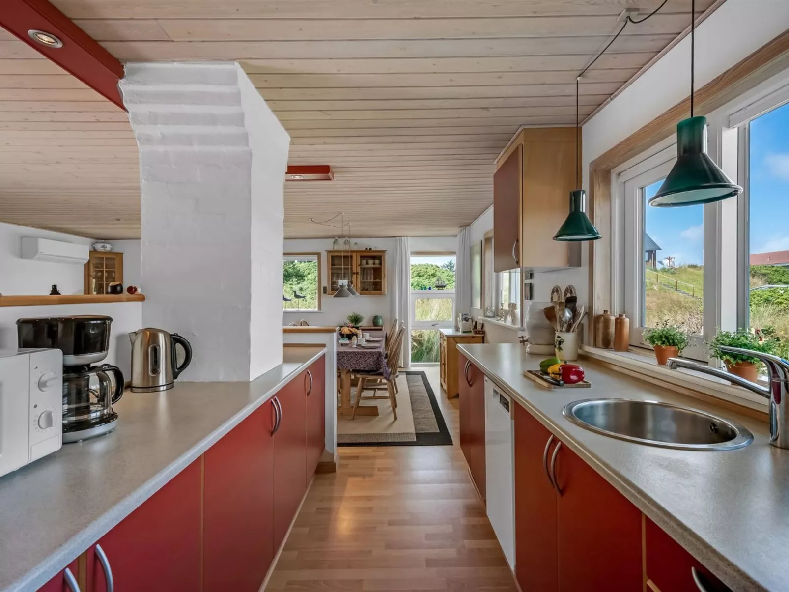 "Tedora" - 300m from the sea-Binnen