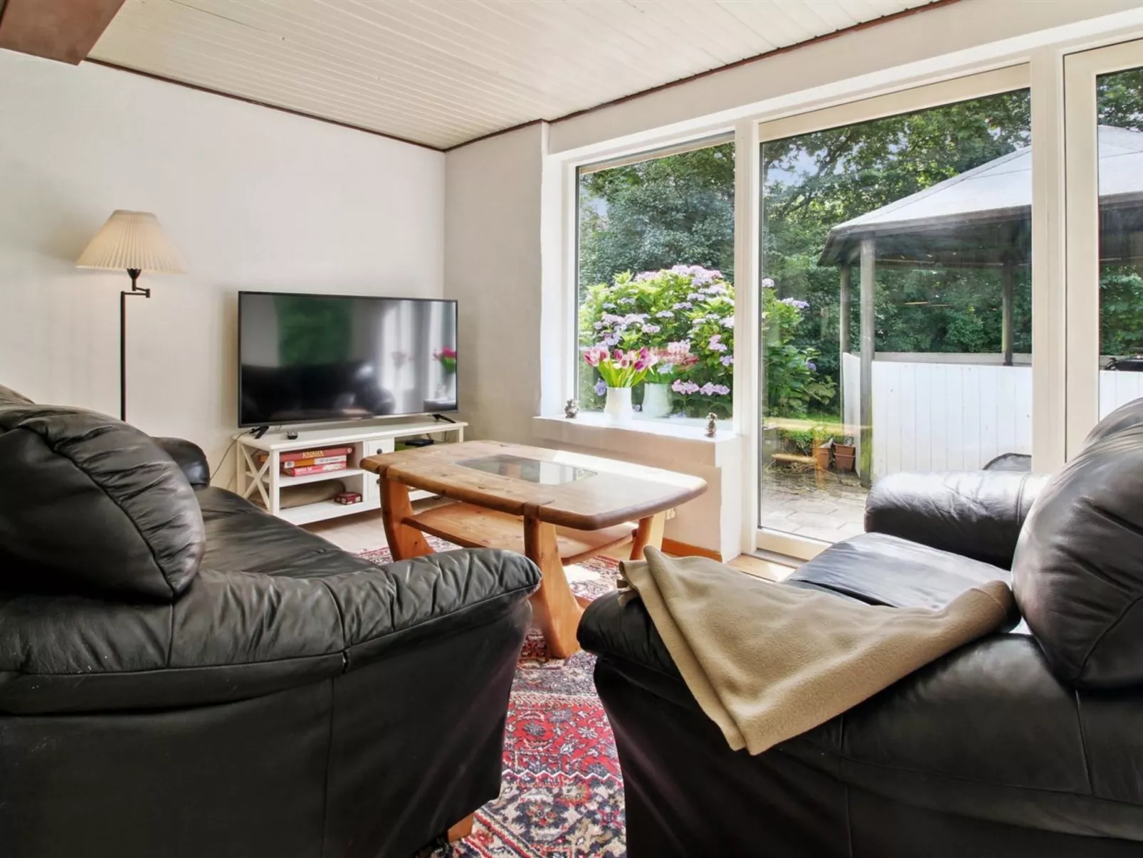 "Florinka" - 31km from the sea-Binnen