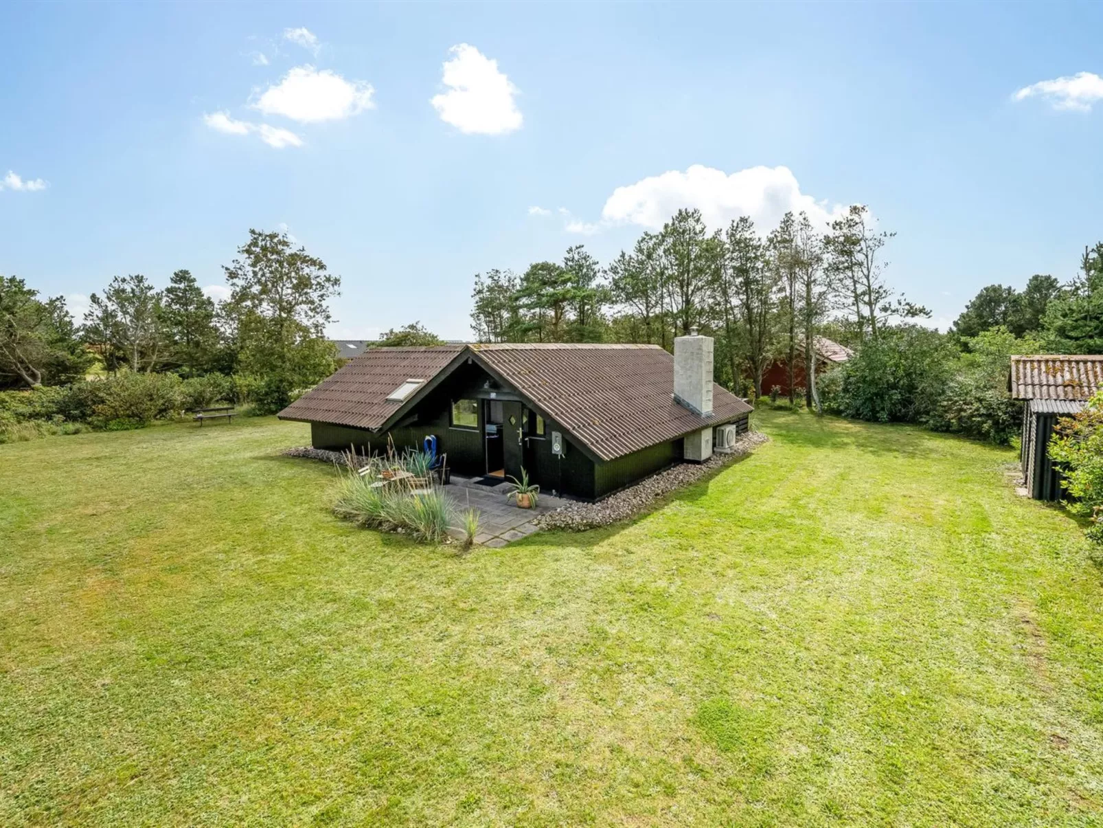 "Raita" - 350m to the fjord-Buiten