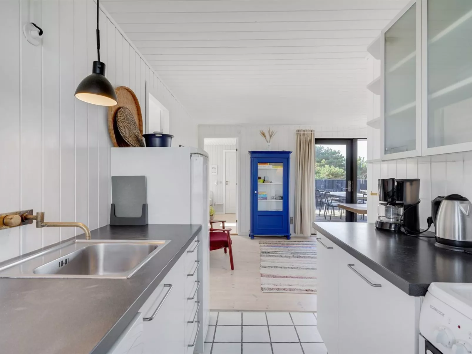 "Aleksi" - 500m from the sea-Binnen