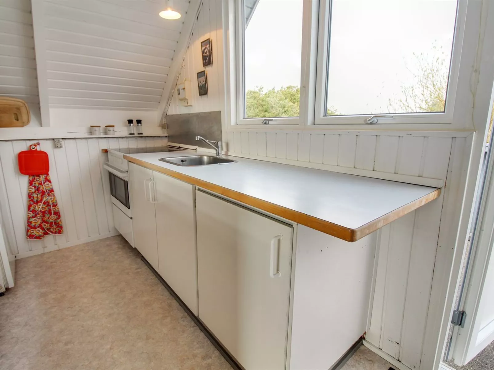 "Algonda" - 500m from the sea-Binnen